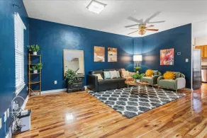 Spacious 4BR Townhouse | Sleeps 10 Near DC&Metro - Image 2