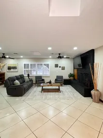 Come stay at this cozy home - Image 3