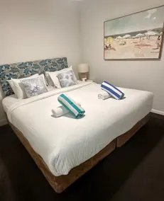 Coastal Breeze Nelson Bay, King bed, spa, pool - Image 2
