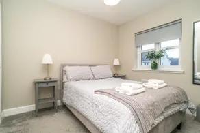 Spacious Family Home with Garden | Free Parking - Pass the Keys - Image 5