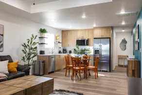 Cozy Oak Stay 5 min from Downtown SGF - Image 2
