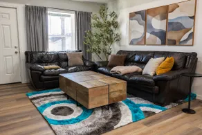 Cozy Oak Stay 5 min from Downtown SGF - Image 3