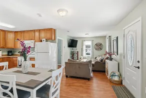 Chupacabra Woods · Acre Yard · 12 Min to Beaches - Image 3