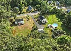 Chupacabra Woods · Acre Yard · 12 Min to Beaches - Image 5