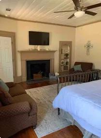 Alumni Inn - Image 5