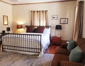 Alumni Inn - Image 2