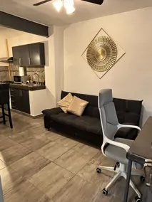 Modern and Central Apartment 3 with WiFi, A/C and Parking - Image 4