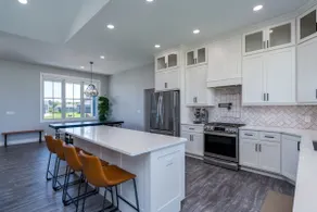 Spacious Modern Retreat Sleeps 8 - Image 2