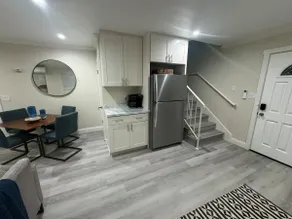 1855 Washington Unit B - Image 4