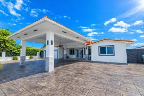 Lake House Oasis heated pool and amazing views! - Image 2