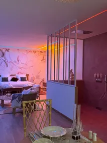 1.5 hrs. from Paris – Suite with Private Hot Tub and Sauna - Image 2