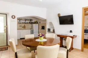 House Valetovi - Image 3