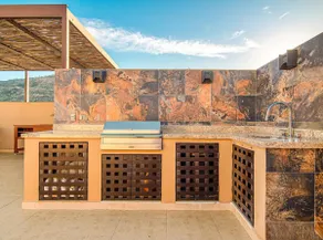 2BR Penthouse | Private Rooftop, Pool & Parking - Image 5