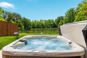 Lake Haus Cabin - Hot Tub, Sauna, Lake View, Wi-Fi - Image 3