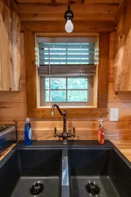Timber Cabin - Image 4