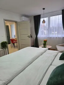 Green Apartment s balkónom - Image 2