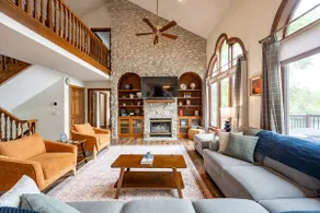 Lakefront 4BR | IndoorPool, Arcade, Kayaks | 21ppl - Image 4