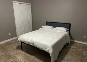 North Laredo 3 Bed 3 Bath - Image 4
