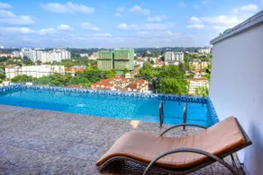 Modern 2BR Westlands, Walk to Sarit, Pool, Gym - Image 2