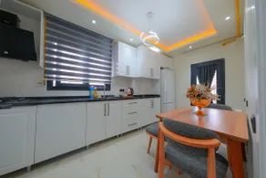 Spacious room for 4/5 people, spacious, comfortable and hygienic - Image 4