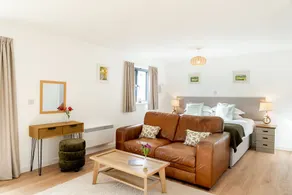 New self-catering studio in stunning location - Image 3