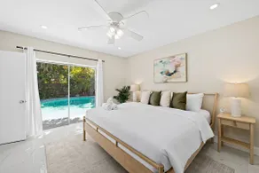 Backyard Oasis Waterfront Pool Paddle Board - Image 2