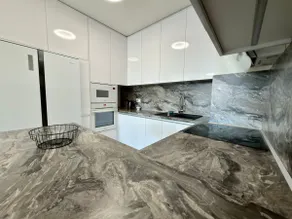 Luxury Urban Retreat, Terrace & View - Image 5