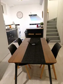 Charming family home in the heart of the village - Image 3