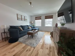 2 Bedroom - 1 Bath apartment in Portland - Image 2