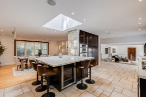 The King City Retreat 4BR/4.5BA w/ Pool & Fire Pit - Image 2