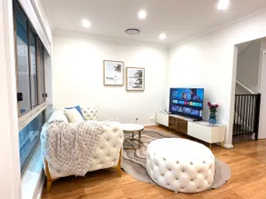 Relaxing 5BR House, 3 Bathrooms, Garden and BBQ - Image 2