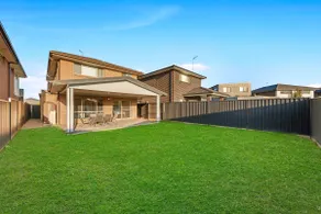 Relaxing 5BR House, 3 Bathrooms, Garden and BBQ - Image 3