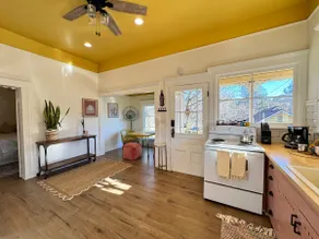 Luxury Boutique Flat in Historic Auburn - Image 2