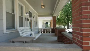 LnL Quiet Retreat | Sleeps 5 | King Bed | Parking - Image 5