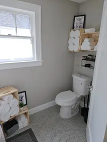 LnL Quiet Retreat | Sleeps 5 | King Bed | Parking - Image 3