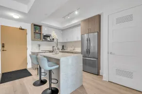 Executive 3BR Luxe Condo Suite @ Friday Harbour - Image 4