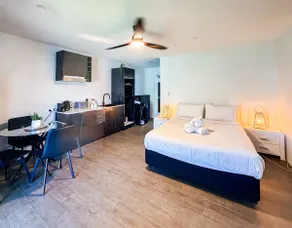 WhitsunStays - The Black Pearl - Image 2