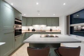 Lux 2BR Apt | City Centre & Opposite Train Station - Image 2