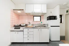 Creamy Style丨5ppl Elevator Apt丨5 min walk to sta. - Image 5