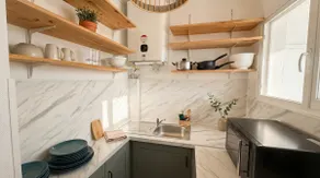 Cozy & bright studio with private veranda - Image 3