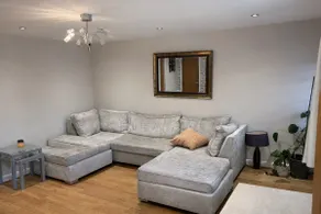 Modern 4-Bed House-Close Links to M5 & M6 - Image 4