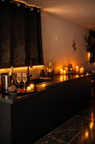 Secret moment, love room, private Jacuzzi - Image 3