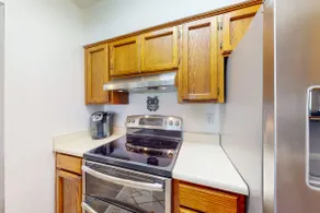 Classic 2BR 2nd-Floor | Balcony | Pool - Image 4