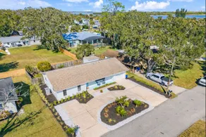 Blue Door River House | Fenced Yard & Pet Friendly - Image 5