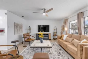 Blue Door River House | Fenced Yard & Pet Friendly - Image 4