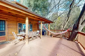 3BR Mtn-view cabin w/hot tub, grill, & wood stove - Image 4