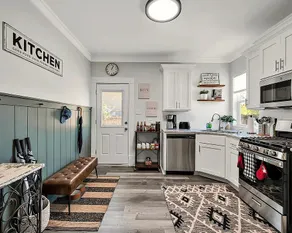 Charming Oasis + hot tub - 8 min to Baylor/Mag Mkt - Image 4