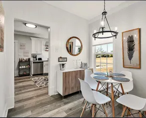 Charming Oasis + hot tub - 8 min to Baylor/Mag Mkt - Image 5