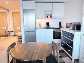 Studio near Airport & train | WiFi + Washer - Image 3