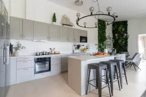 Stylish Home for 9 Guests - Balcony - Nature Views - Image 4